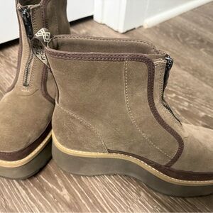 Ugg Cityfunc women’s boots, size 7, hickory, zippered